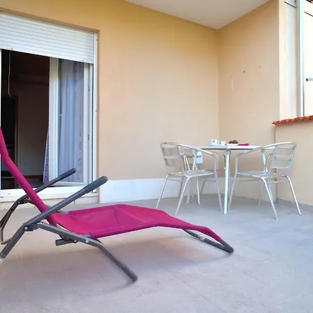 Red Rose Apartment