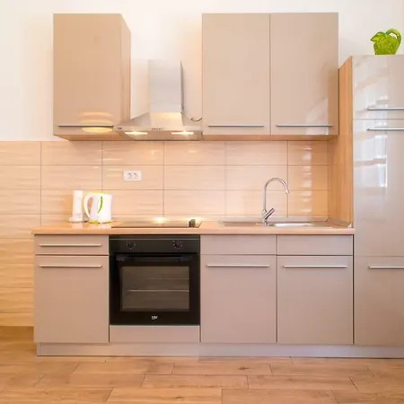 Red Rose Apartment Split