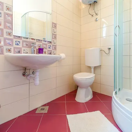 Red Rose Apartment