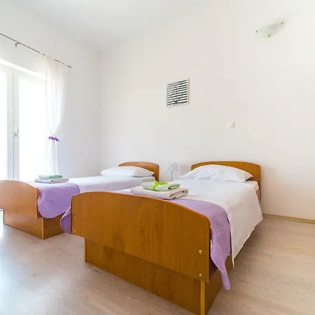 Red Rose Appartement *